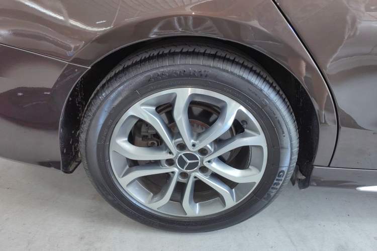Used Mercedes-Benz C-Class 2015 C 200 L Sport Edition Right Rear Wheel Hub