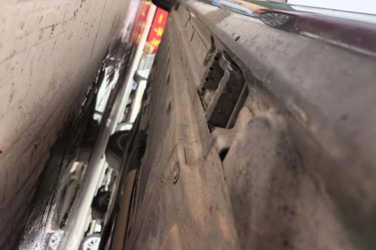 Used Mercedes-Benz C-Class 2015 C 200 L Right Side Sill