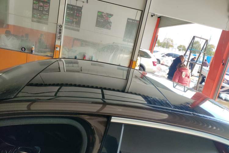 Used Mercedes-Benz C-Class 2015 C 200 L Roof