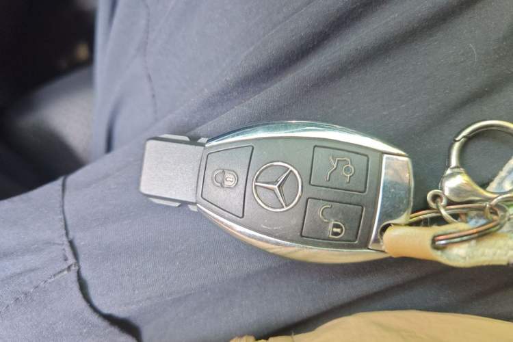 Used Mercedes-Benz C-Class 2015 Revised C 200 L Sport Edition Vehicle Key