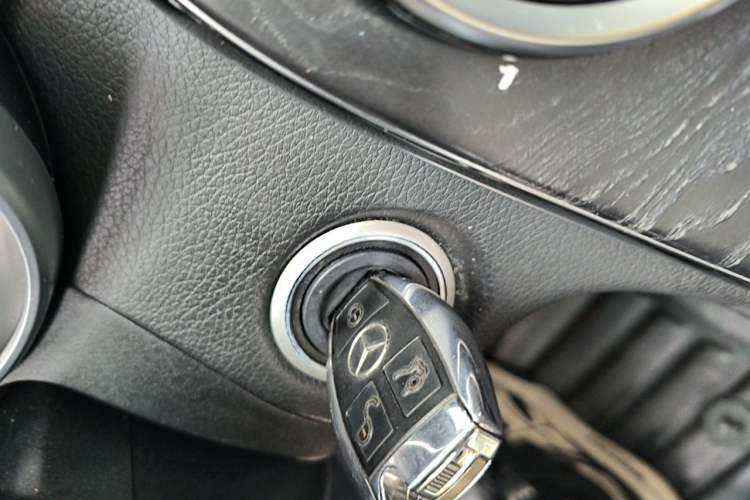 Used Mercedes-Benz C-Class 2015 Restyled C 180 L Sport Edition Vehicle Key