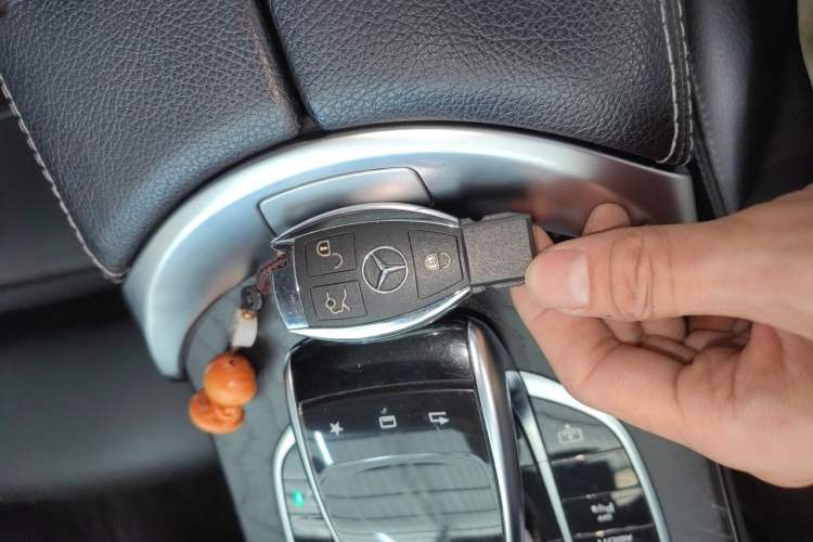 Used Mercedes-Benz C-Class 2015 C 200 L Sport Edition Vehicle Key