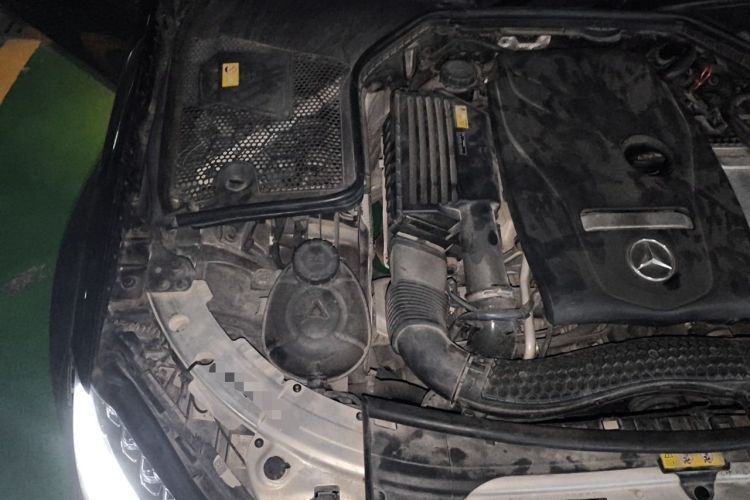 Used Mercedes-Benz C-Class 2015 Facelift C 180 L Engine Bay Right
