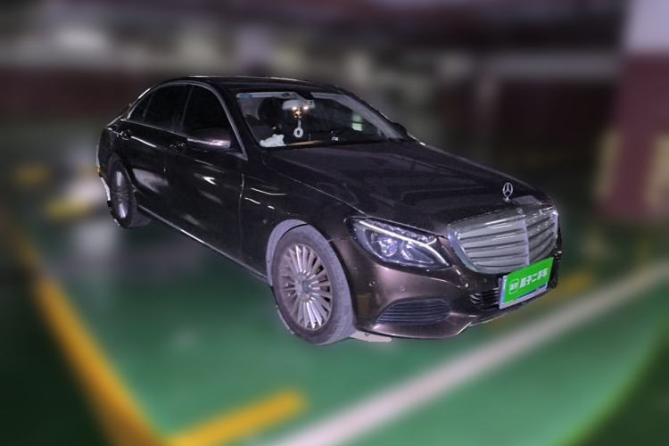 Used Mercedes-Benz C-Class 2015 Facelift C 180 L Front Right 45 Deg