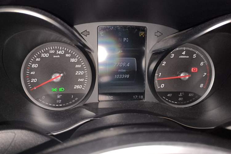 Used Mercedes-Benz C-Class 2015 Facelift C 180 L Odometer Close Up