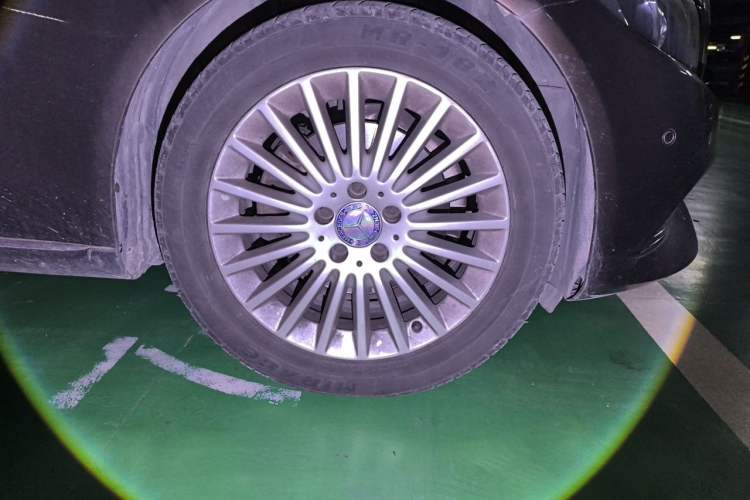 Used Mercedes-Benz C-Class 2015 Facelift C 180 L Right Front Wheel Hub