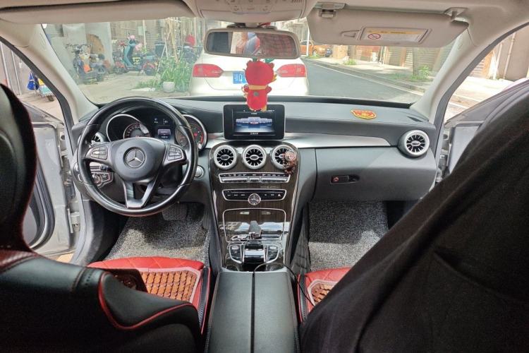 Used Mercedes-Benz C-Class 2015 Facelift C 180 L Center Console