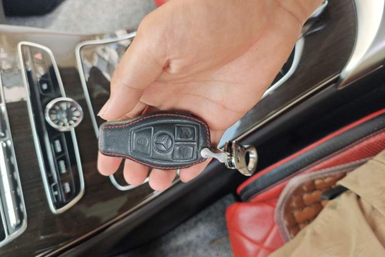 Used Mercedes-Benz C-Class 2015 Facelift C 180 L Vehicle Key