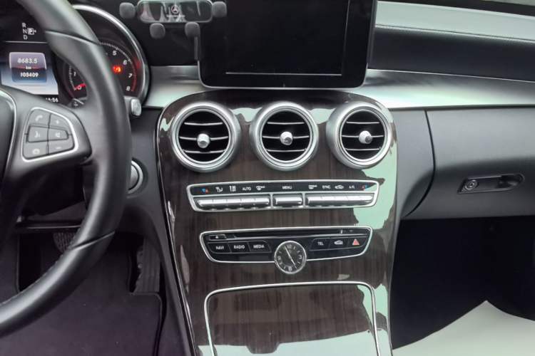 Used Mercedes-Benz C-Class 2015 Facelift C 200 L Audio And AC Panel