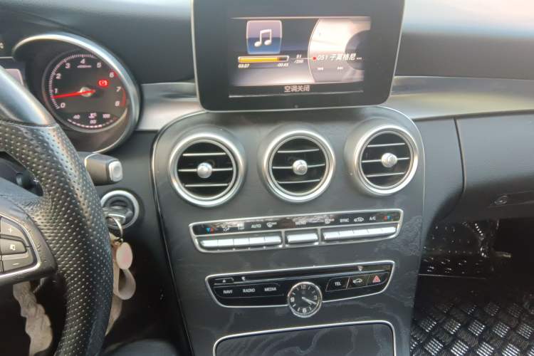 Used Mercedes-Benz C-Class 2015 C 200 station wagon Audio And AC Panel