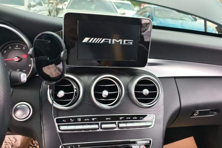 Used Mercedes-Benz C-Class 2015 C 200 station wagon Audio And AC Panel