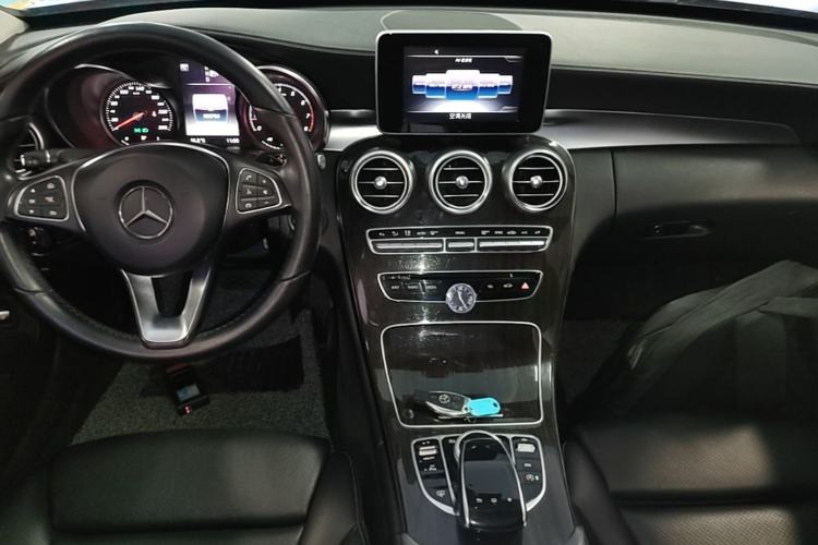 Used Mercedes-Benz C-Class 2015 C 200 L Center Console