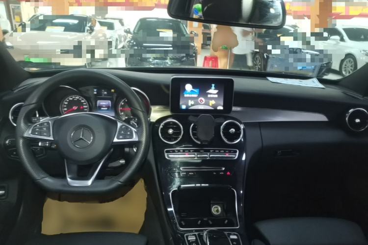 Used Mercedes-Benz C-Class 2015 C 200 Sport Edition 4MATIC Center Console
