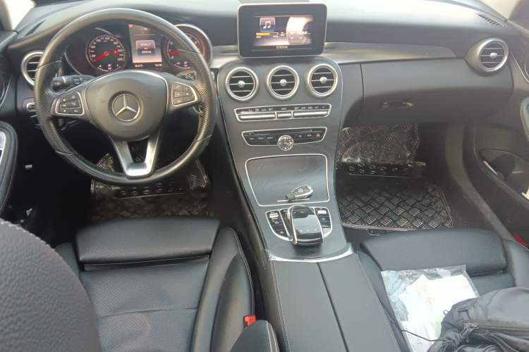 Used Mercedes-Benz C-Class 2015 C 200 station wagon Center Console