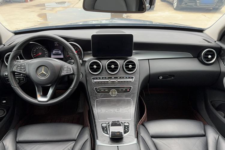 Used Mercedes-Benz C-Class 2015 C 300 L Sport Edition Center Console
