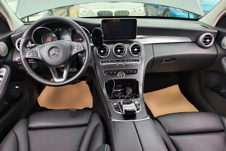 Used Mercedes-Benz C-Class 2015 C 200 station wagon Center Console