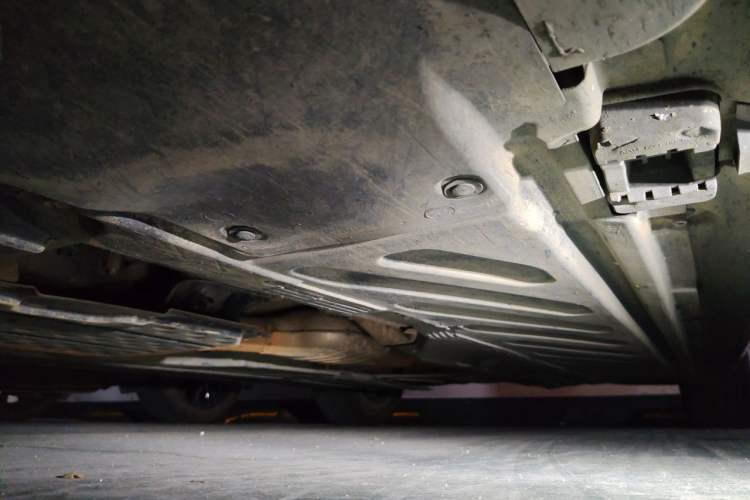 Used Mercedes-Benz C-Class 2015 Revised C 200 L Sport Edition Chassis Front Left