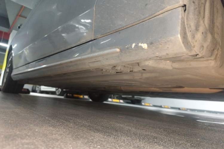 Used Mercedes-Benz C-Class 2015 C 200 L Sport Edition Chassis Front Right