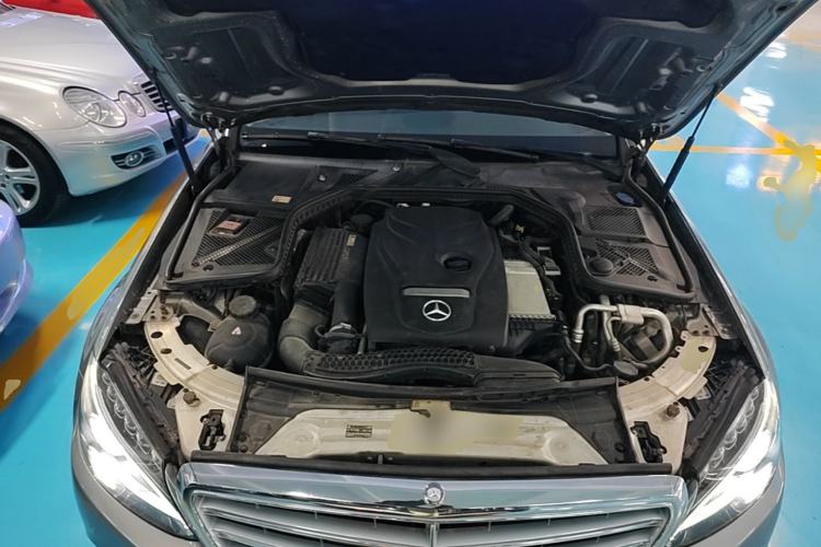 Used Mercedes-Benz C-Class 2015 C 200 L Engine Bay