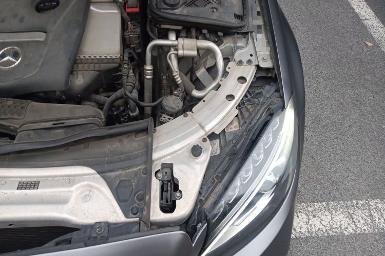 Used Mercedes-Benz C-Class 2015 C 200 L Sport Edition Engine Bay Left