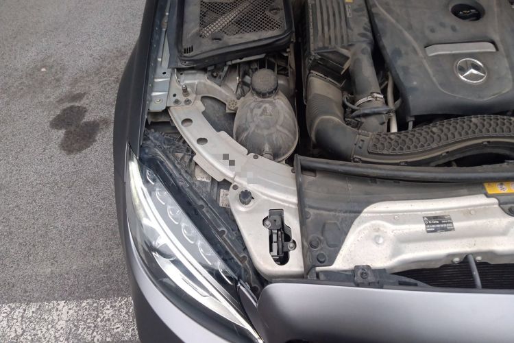 Used Mercedes-Benz C-Class 2015 C 200 L Sport Edition Engine Bay Right