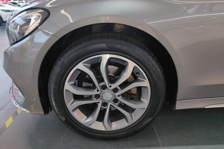 Used Mercedes-Benz C-Class 2015 Restyled C 180 L Sport Edition Exterior 4