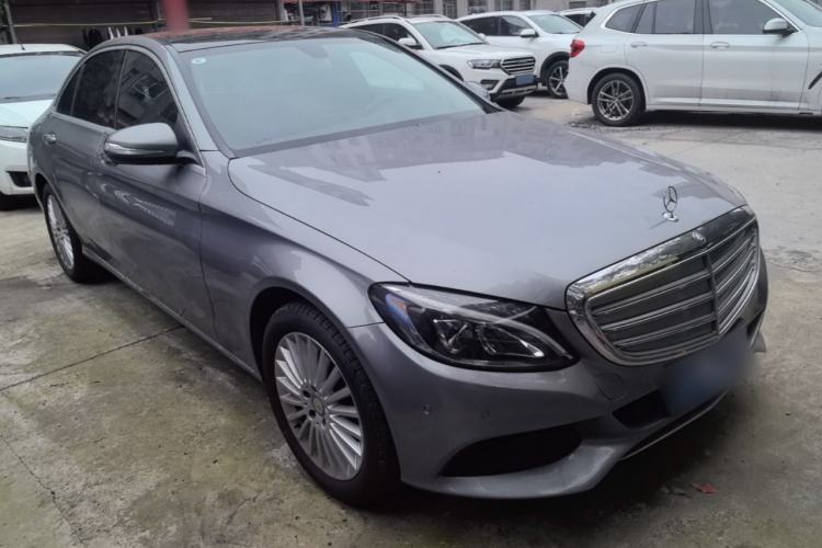 Used Mercedes-Benz C-Class 2015 Facelift C 200 L Front Right 45 Deg