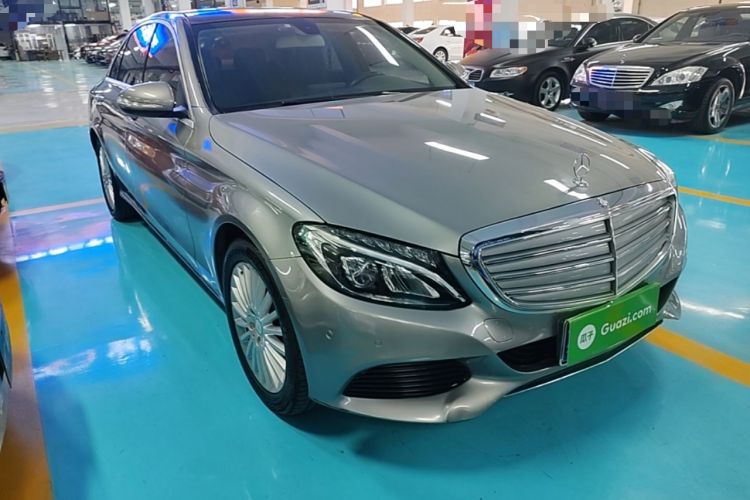 Used Mercedes-Benz C-Class 2015 C 200 L Front Right 45 Deg