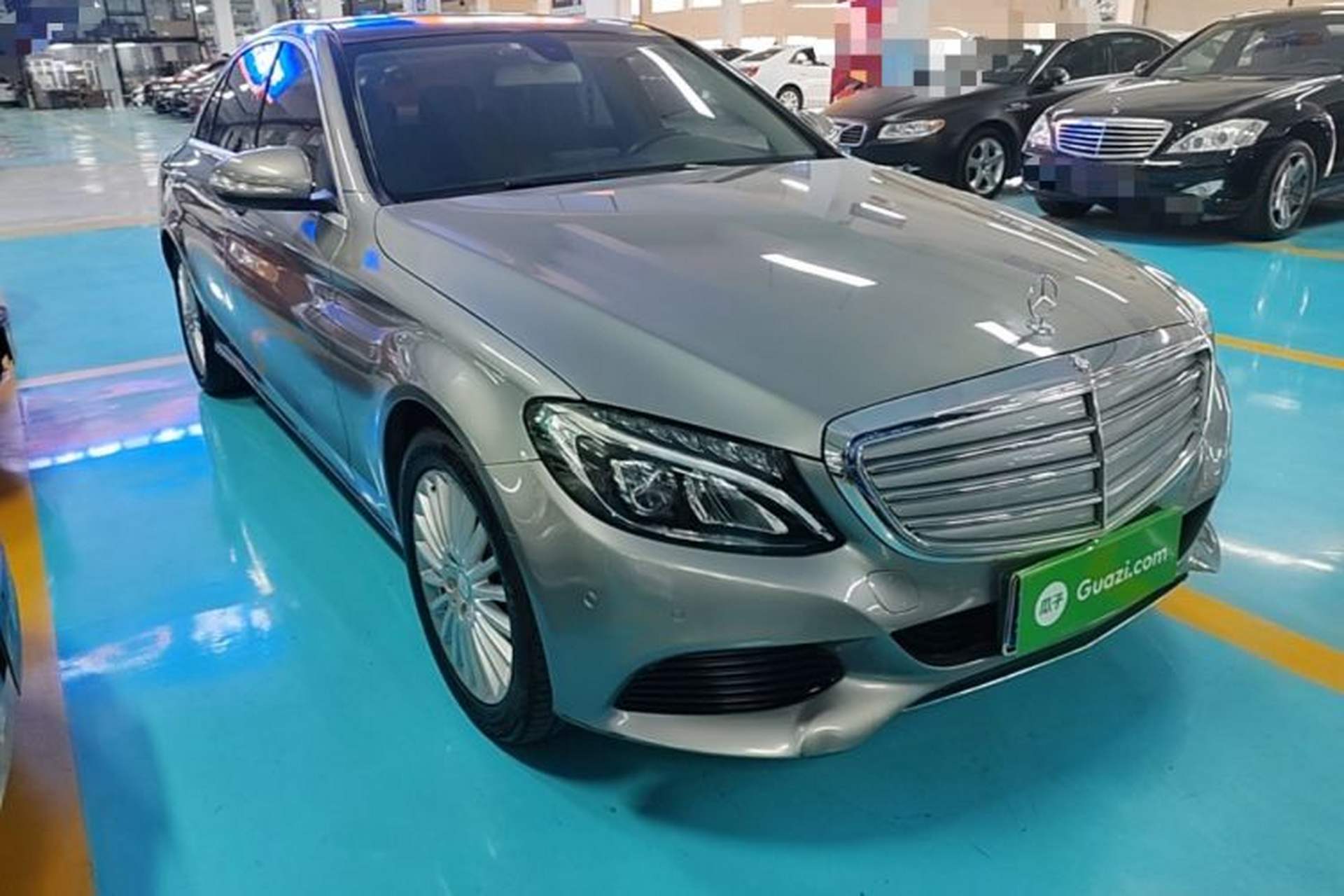 Used Mercedes-Benz C-Class 2015 C 200 L Front Right 45 Deg