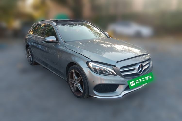 Used Mercedes-Benz C-Class 2015 C 200 station wagon Front Right 45 Deg