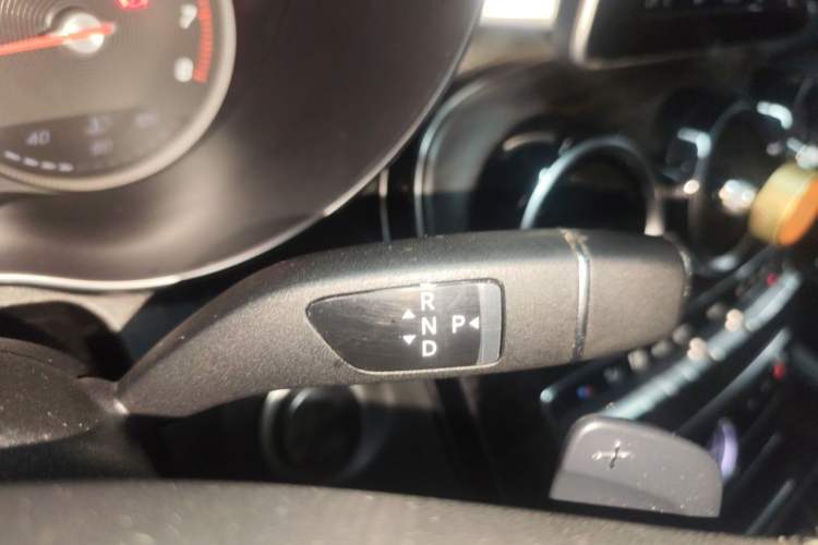 Used Mercedes-Benz C-Class 2015 C 200 L Sport Edition Gear Lever