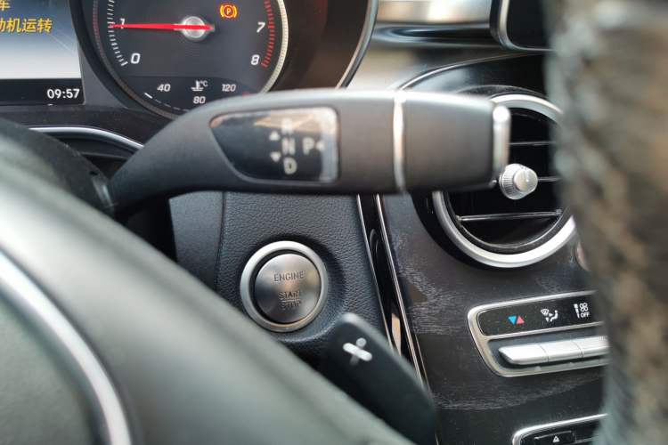 Used Mercedes-Benz C-Class 2015 Revised C 200 L Sport Edition Gear Lever