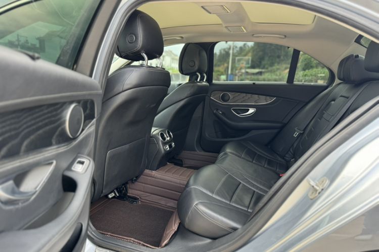 Used Mercedes-Benz C-Class 2015 C 300 L Sport Edition Interior 1