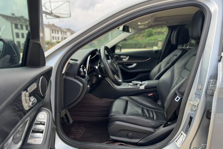 Used Mercedes-Benz C-Class 2015 C 300 L Sport Edition Interior 2