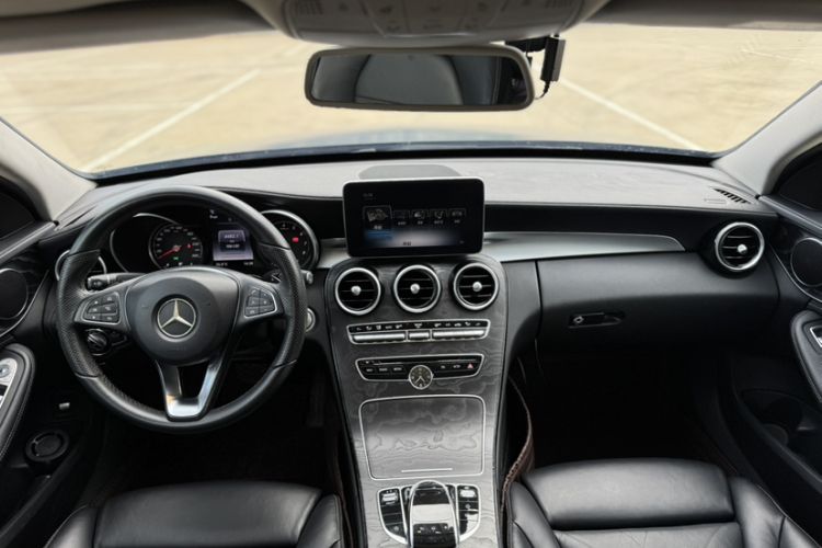Used Mercedes-Benz C-Class 2015 C 300 L Sport Edition Interior 3