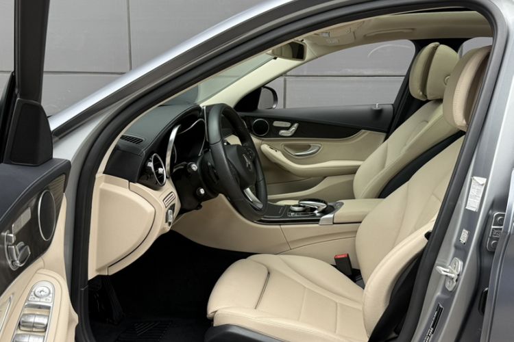 Used Mercedes-Benz C-Class 2015 Revised C 200 L Sport Edition Interior 4