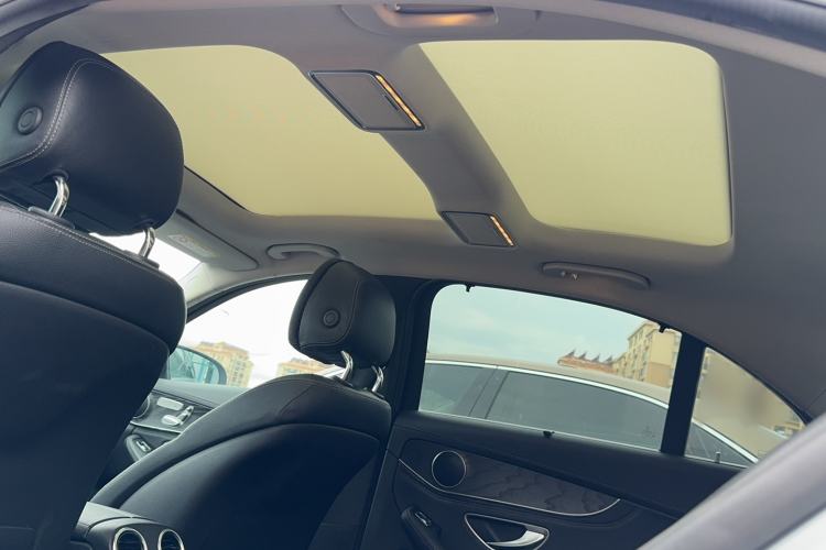 Used Mercedes-Benz C-Class 2015 C 300 L Sport Edition Interior 4