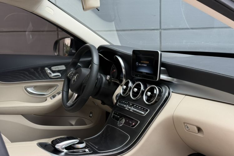Used Mercedes-Benz C-Class 2015 Revised C 200 L Sport Edition Interior 6