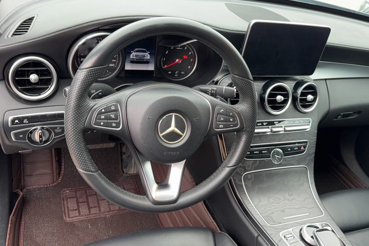 Used Mercedes-Benz C-Class 2015 C 300 L Sport Edition Interior 6
