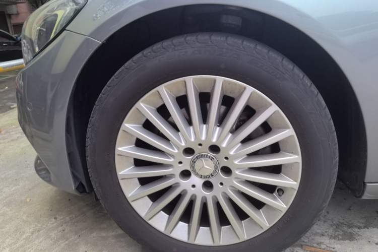 Used Mercedes-Benz C-Class 2015 Facelift C 200 L Left Front Wheel Hub