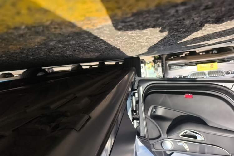 Used Mercedes-Benz C-Class 2015 C 200 station wagon Left Side Sill