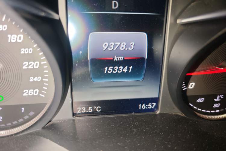 Used Mercedes-Benz C-Class 2015 C 200 station wagon Odometer Close Up