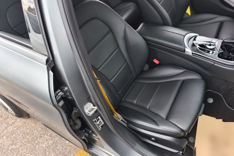 Used Mercedes-Benz C-Class 2015 C 200 station wagon Right Front Seat