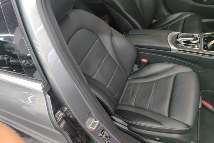 Used Mercedes-Benz C-Class 2015 Restyled C 180 L Sport Edition Right Front Seat