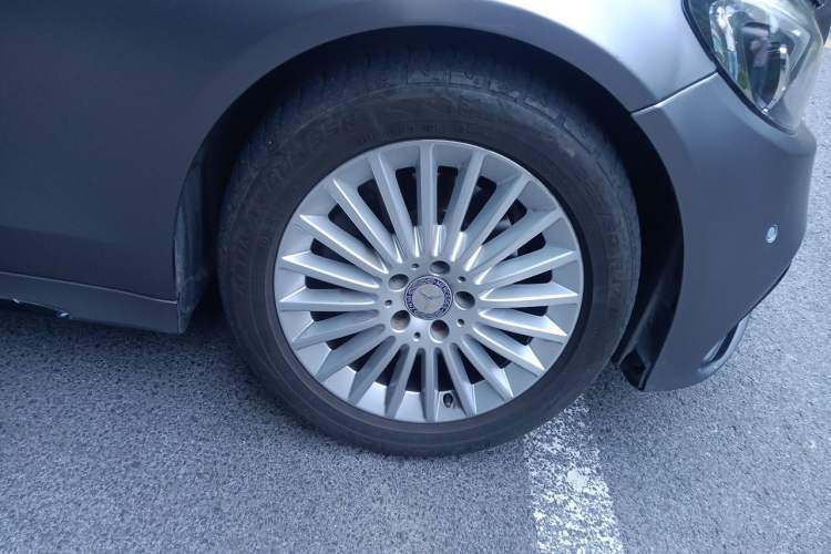 Used Mercedes-Benz C-Class 2015 C 200 L Sport Edition Right Front Wheel Hub