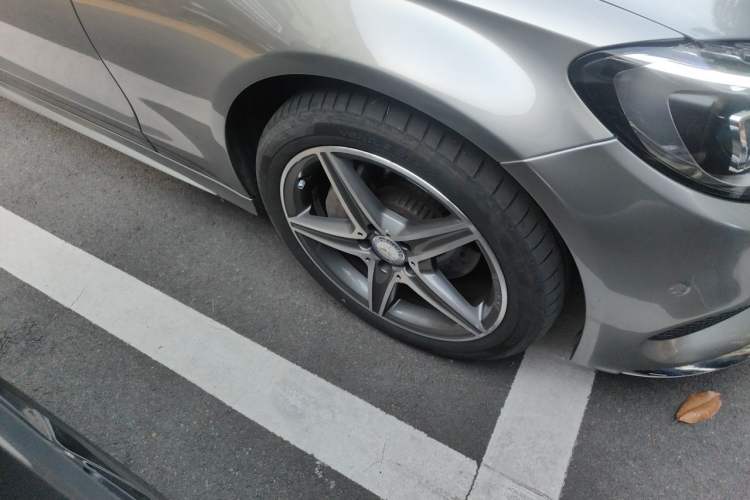 Used Mercedes-Benz C-Class 2015 C 200 station wagon Right Front Wheel Hub