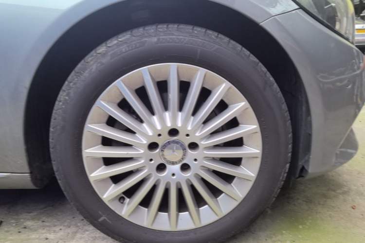 Used Mercedes-Benz C-Class 2015 Facelift C 200 L Right Rear Wheel Hub