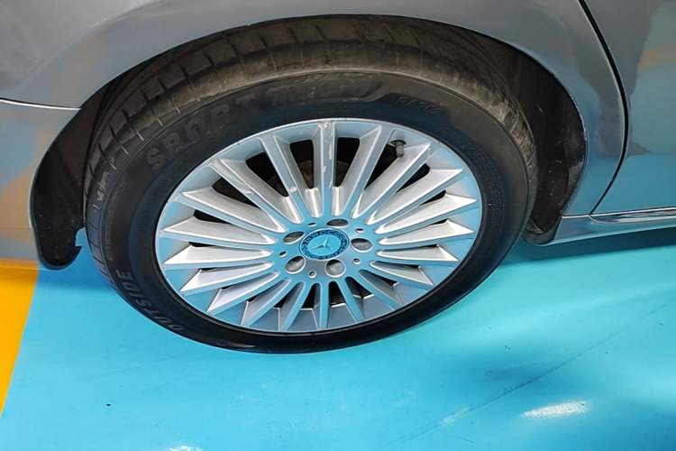 Used Mercedes-Benz C-Class 2015 C 200 L Right Rear Wheel Hub