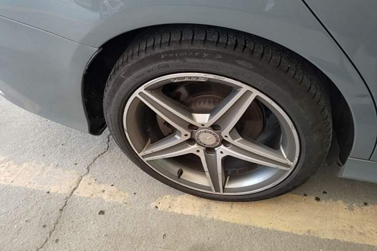 Used Mercedes-Benz C-Class 2015 C 300 L Sport Edition Right Rear Wheel Hub