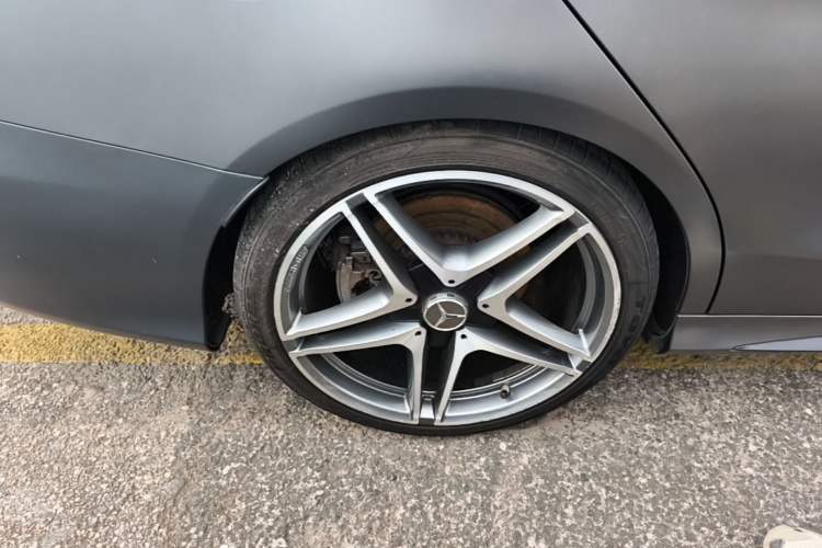 Used Mercedes-Benz C-Class 2015 C 200 station wagon Right Rear Wheel Hub